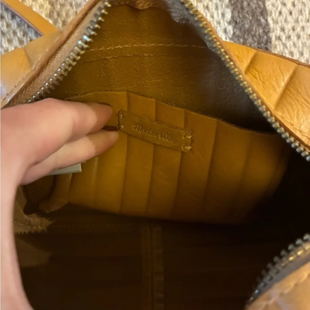 Madewell Women’s Transport Camera Leather Bag Crossbody Handbag in Tan